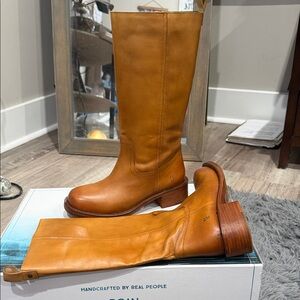 Stylish Tan Leather Heeled Boots